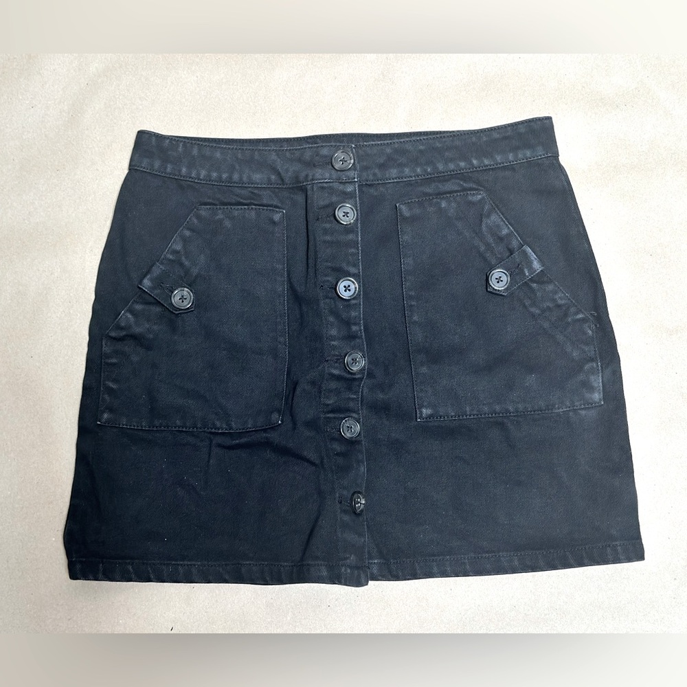 Forever 21 black denim button up skirt with pockets (L)